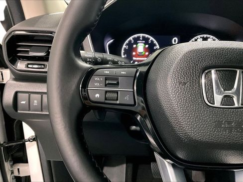 Used 2025 Honda Pilot EX-L image 23