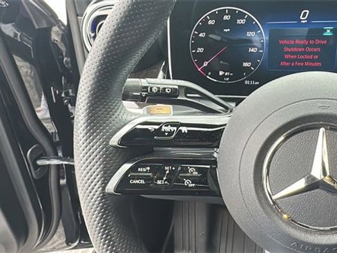 Certified 2025 Mercedes-Benz GLC 300 4MATIC image 18