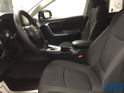 Used 2019 Toyota RAV4 LE image 24