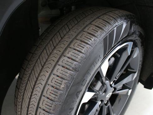 Certified 2025 Chevrolet Equinox RS w/ Safety and Technology Package image 34