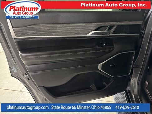 Used 2022 Jeep Wagoneer Series III image 30