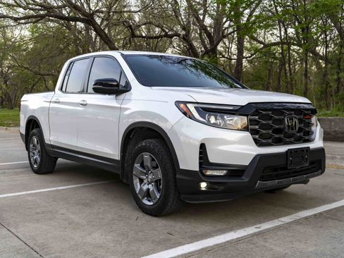 Certified 2024 Honda Ridgeline TrailSport image 2