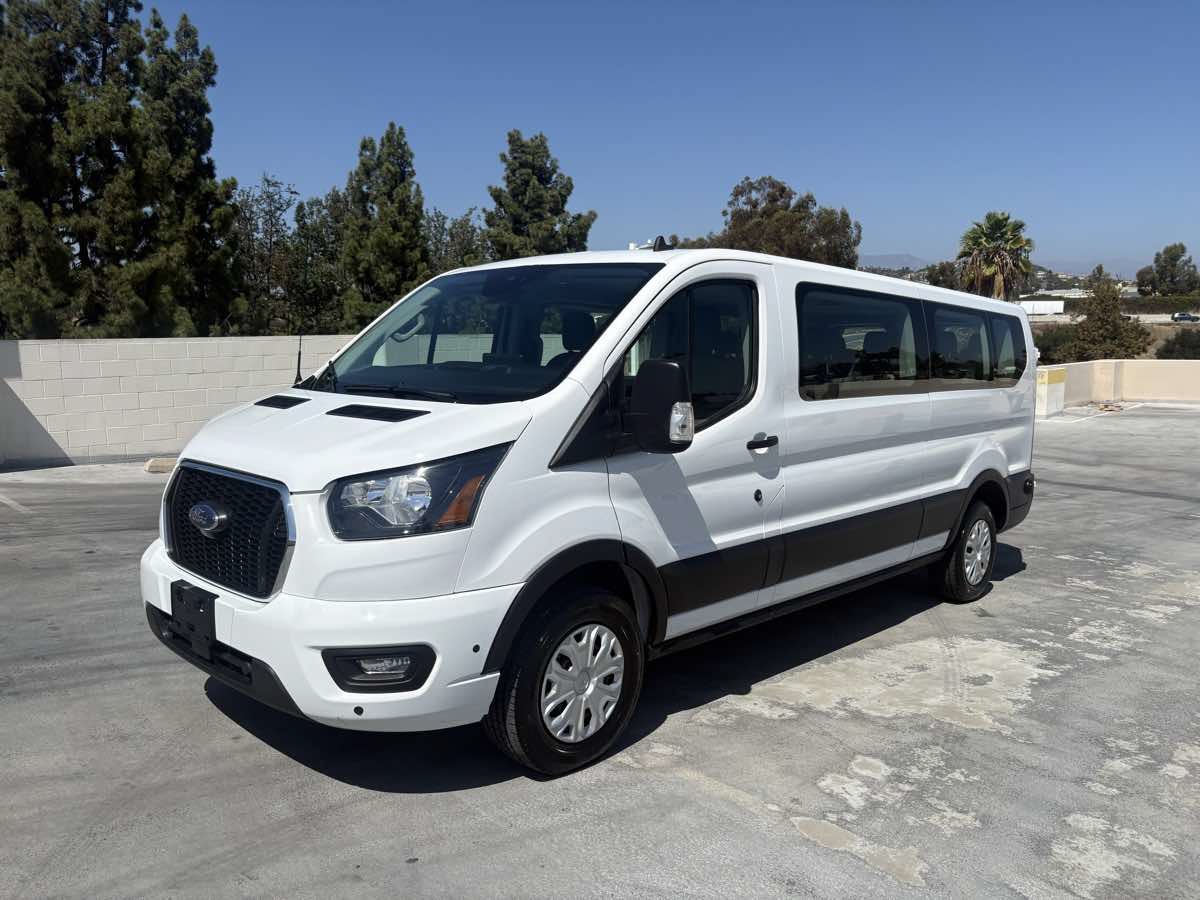 Used 2024 Ford Transit 350 XLT RWD image 4