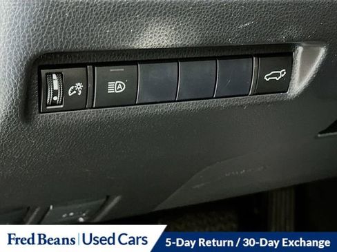 Used 2019 Toyota RAV4 XLE Premium image 11