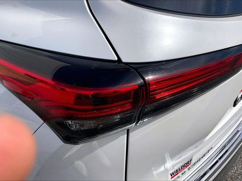 Used 2022 Toyota Highlander Platinum AWD/4WD image 35
