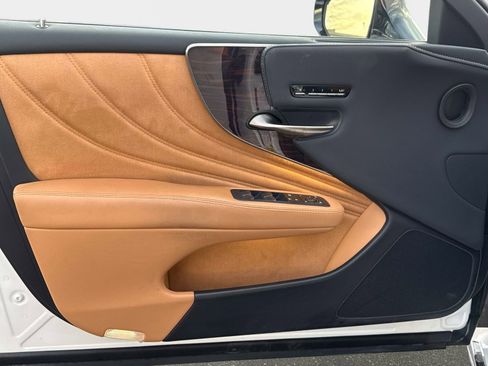 Used 2022 Lexus LS 500 w/ Interior Upgrade Package image 17