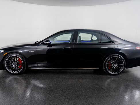 Used 2025 Mercedes-Benz S 63 AMG S w/ AMG Night Package image 16
