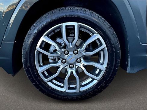 Used 2022 GMC Terrain Denali w/ Denali Premium Package image 8