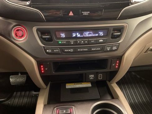 Used 2022 Honda Pilot Special Edition image 12