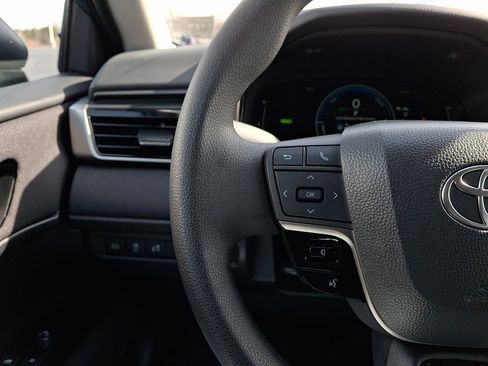 Used 2025 Toyota Camry LE image 20