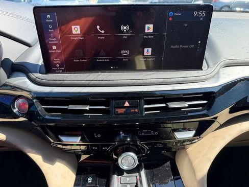 Used 2025 Acura MDX SH-AWD w/ Technology Package image 16