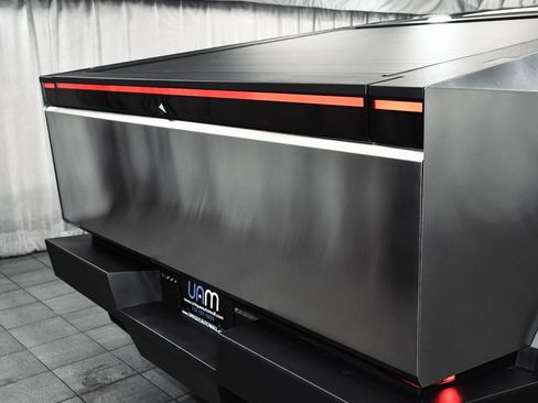 Used 2025 Tesla Cybertruck AWD Crew Cab image 90