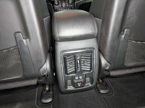 Used 2020 Jeep Grand Cherokee Limited image 23