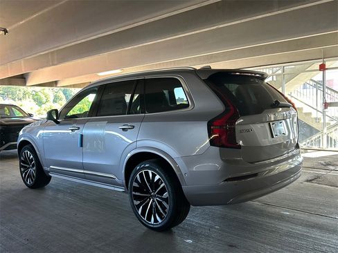 New 2026 Volvo XC90 B6 Plus w/ Protection Package Premier image 4