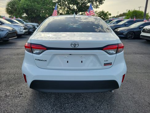 Used 2025 Toyota Corolla LE FWD image 10