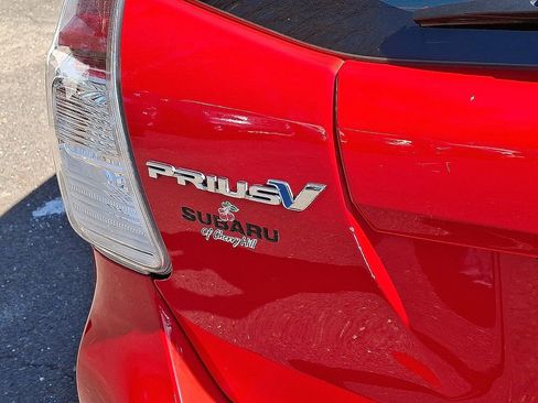 Used 2017 Toyota Prius V Two image 31