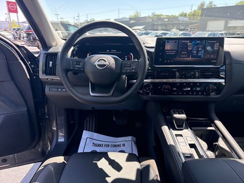 New 2026 Nissan Pathfinder SL FWD image 13