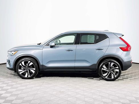 Used 2023 Volvo XC40 B4 Plus w/ Driver Assist Package image 8
