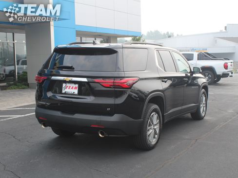 Used 2023 Chevrolet Traverse LT w/ Rear Camera Mirror Package AWD/4WD image 4