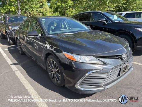 Used 2022 Toyota Camry XLE AWD/4WD image 1