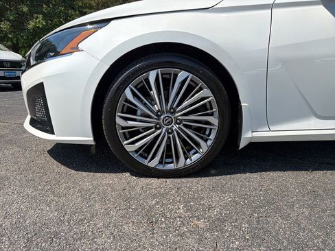 Used 2024 Nissan Altima 2.5 SL FWD image 30