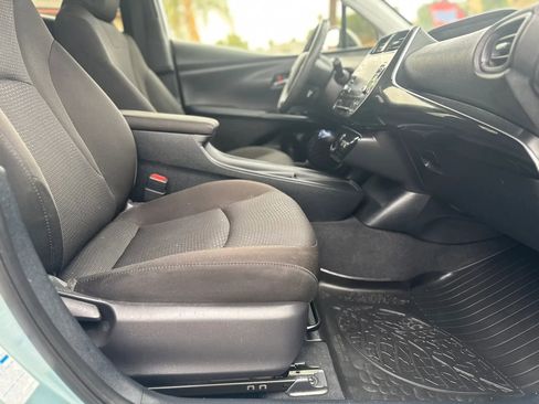 Used 2020 Toyota Prius LE AWD/4WD image 24