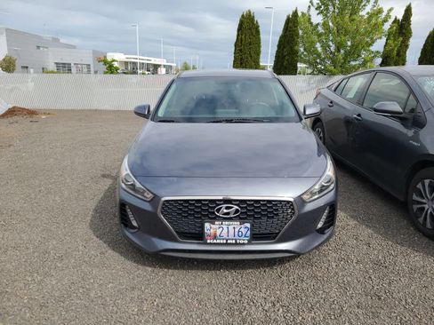 Used 2018 Hyundai Elantra GT image 5