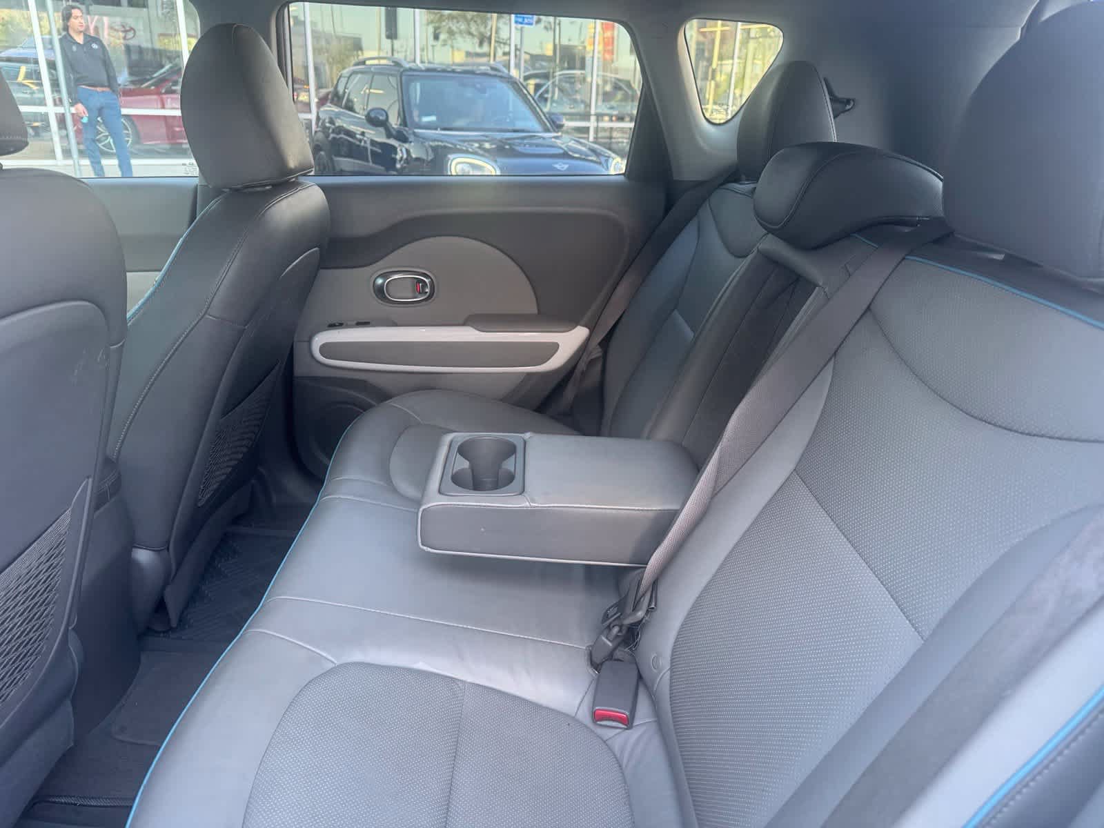 Used 2017 Kia Soul EV + w/ Sun & Fun Package FWD image 5