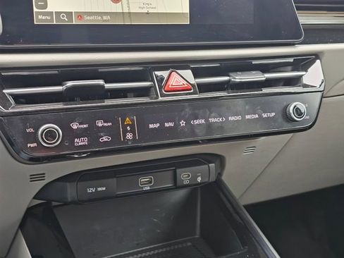 Certified 2023 Kia Niro Wave w/ Wave Preserve Package image 30