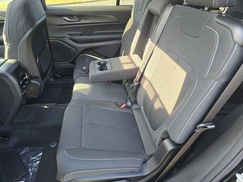 Used 2025 Jeep Grand Cherokee L Laredo w/ Luxury Tech Group I AWD/4WD image 33