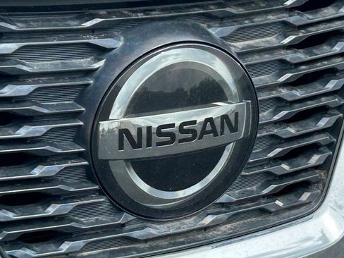 Used 2018 Nissan Rogue SV w/ Premium Package AWD/4WD image 10