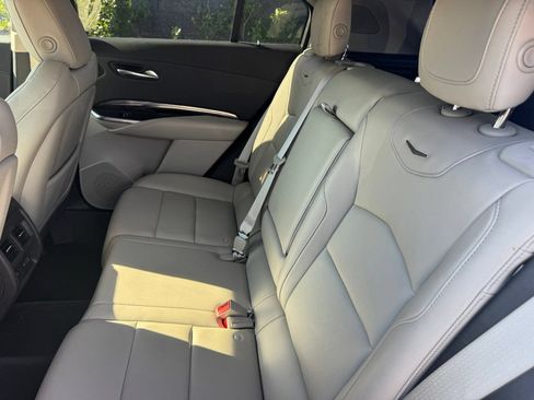Used 2019 Cadillac XT4 Luxury w/ Cold Weather Package FWD image 16