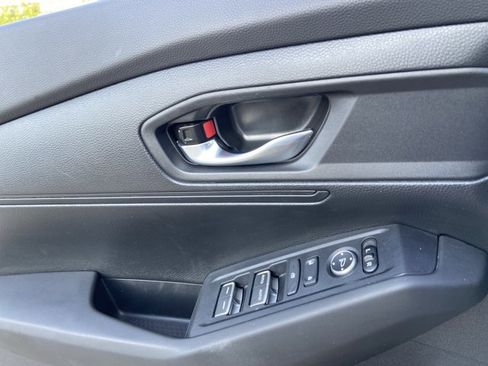 Used 2025 Honda Accord LX image 47