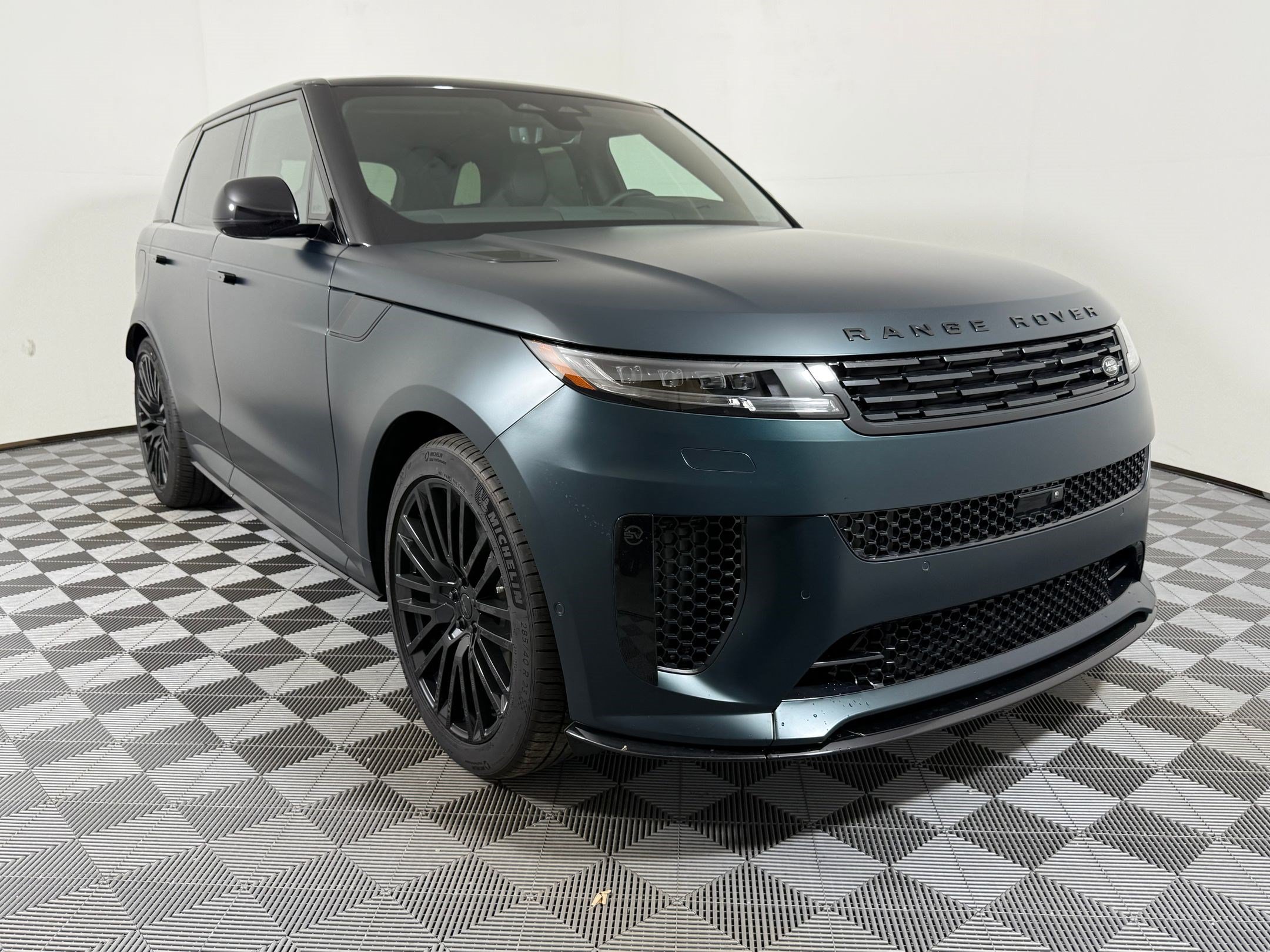 New 2026 Land Rover Range Rover Sport SV AWD/4WD image 7