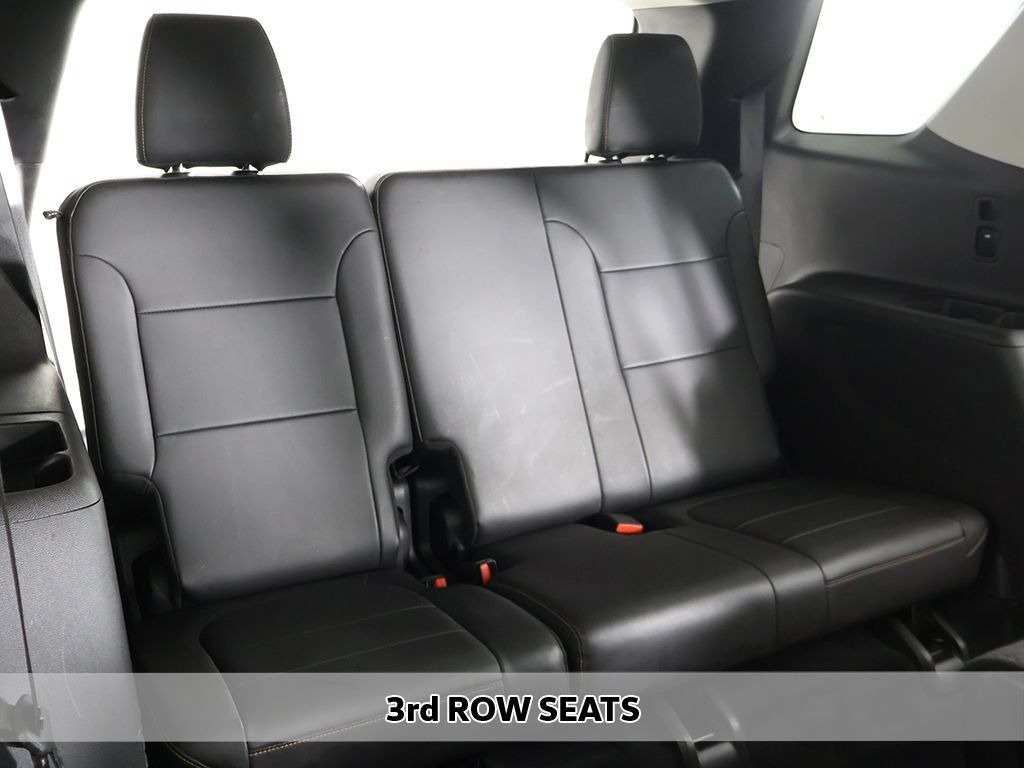 Used 2021 Chevrolet Traverse RS w/ LPO, Floor Liner Package AWD/4WD image 9