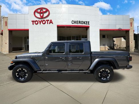 Used 2025 Jeep Gladiator Sport AWD/4WD image 8