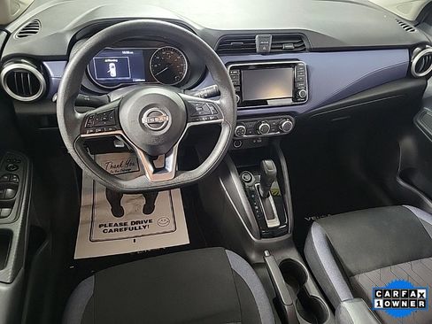 Used 2023 Nissan Versa SV image 2