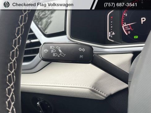 New 2025 Volkswagen Taos SEL image 37