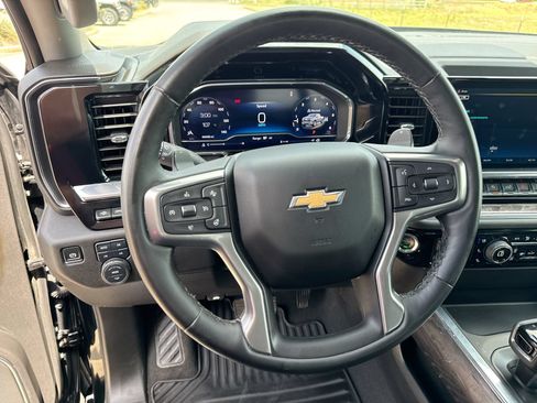 Used 2025 Chevrolet Silverado 1500 LTZ w/ Technology Package AWD/4WD image 14