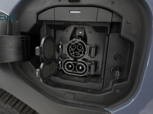 Used 2023 Subaru Solterra AWD image 26