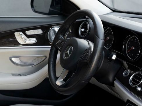 Used 2017 Mercedes-Benz E 300 image 38