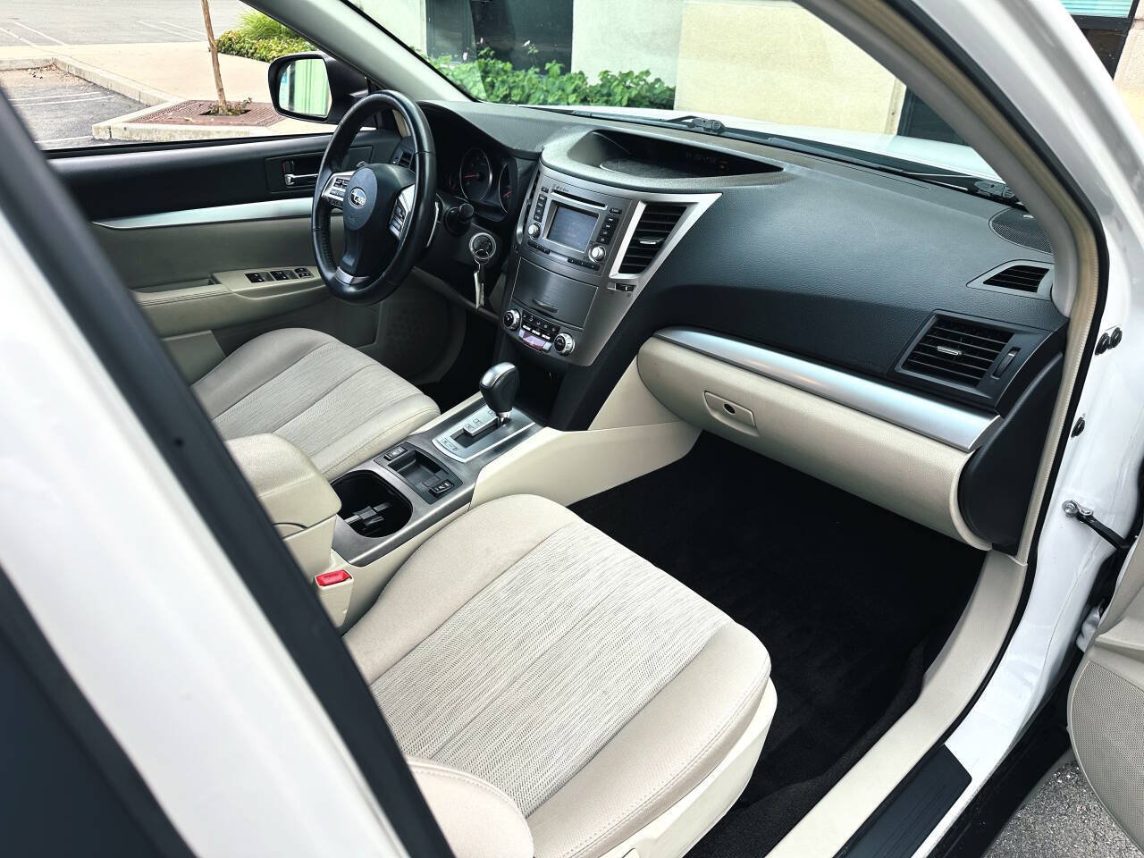 Used 2014 Subaru Outback 2.5i Premium AWD/4WD image 18