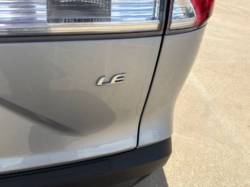 Used 2024 Toyota Corolla Cross LE FWD image 5