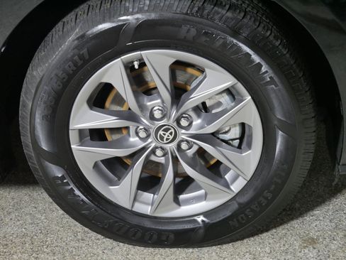 Used 2021 Toyota Sienna LE image 15