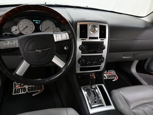 Used 2006 Chrysler 300 C w/ Sound Group II image 5