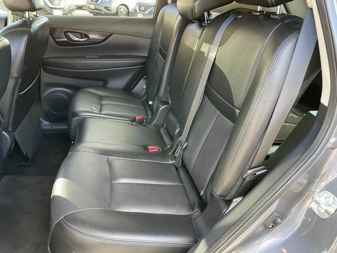 Used 2018 Nissan Rogue SL w/ Premium Package AWD/4WD image 7