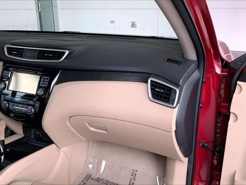 Used 2015 Nissan Rogue SL FWD image 19