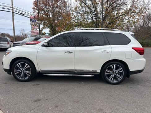 Used 2020 Nissan Pathfinder Platinum image 12