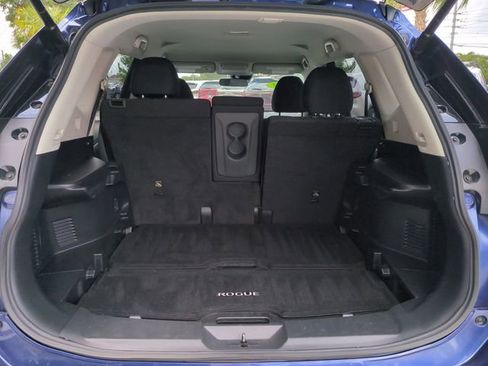 Used 2020 Nissan Rogue SV FWD image 14