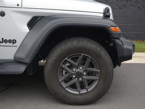 Used 2024 Jeep Wrangler Unlimited Sport AWD/4WD image 11